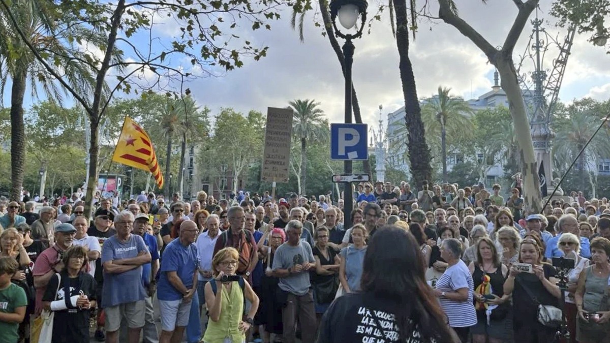 Centenars de persones demanen l'absolució de Dani Gallardo - Bru Domingo