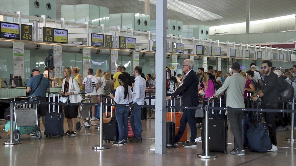 L'aeroport del Prat, contra les cordes: els vigilants de seguretat faran vaga a partir del 10 d'agost