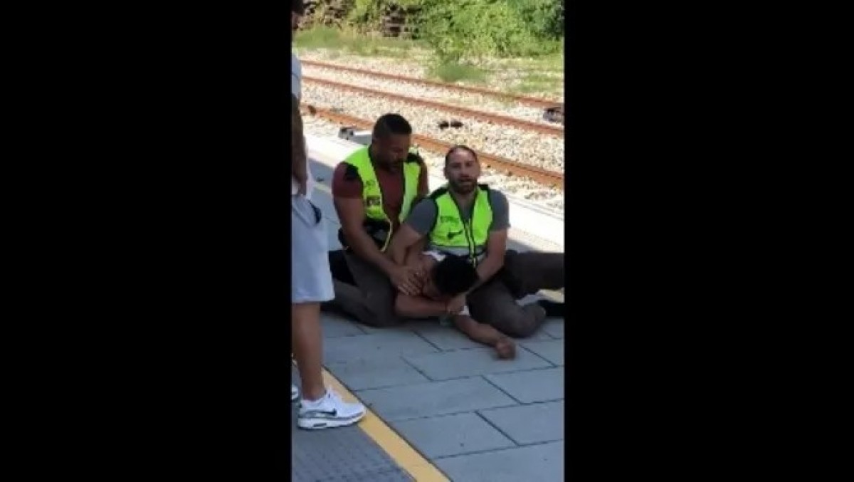 Brutal agressió de dos vigilants de Renfe a un jove d'Hostalric