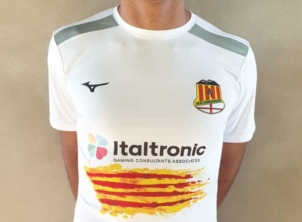 Un club de futbol català incorpora la bandera LGTBI a la samarreta