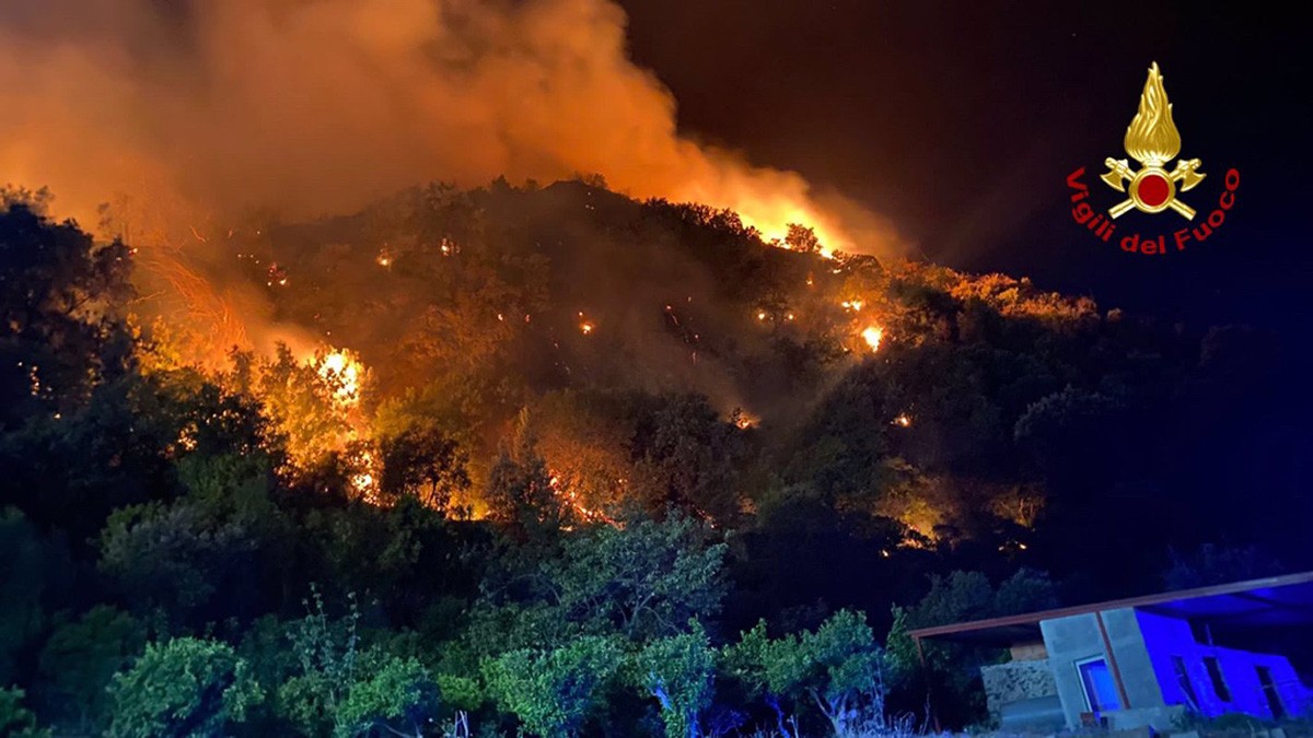 La crisi climàtica impacta al Mediterrani: més de 40 morts en incendis i tempestes