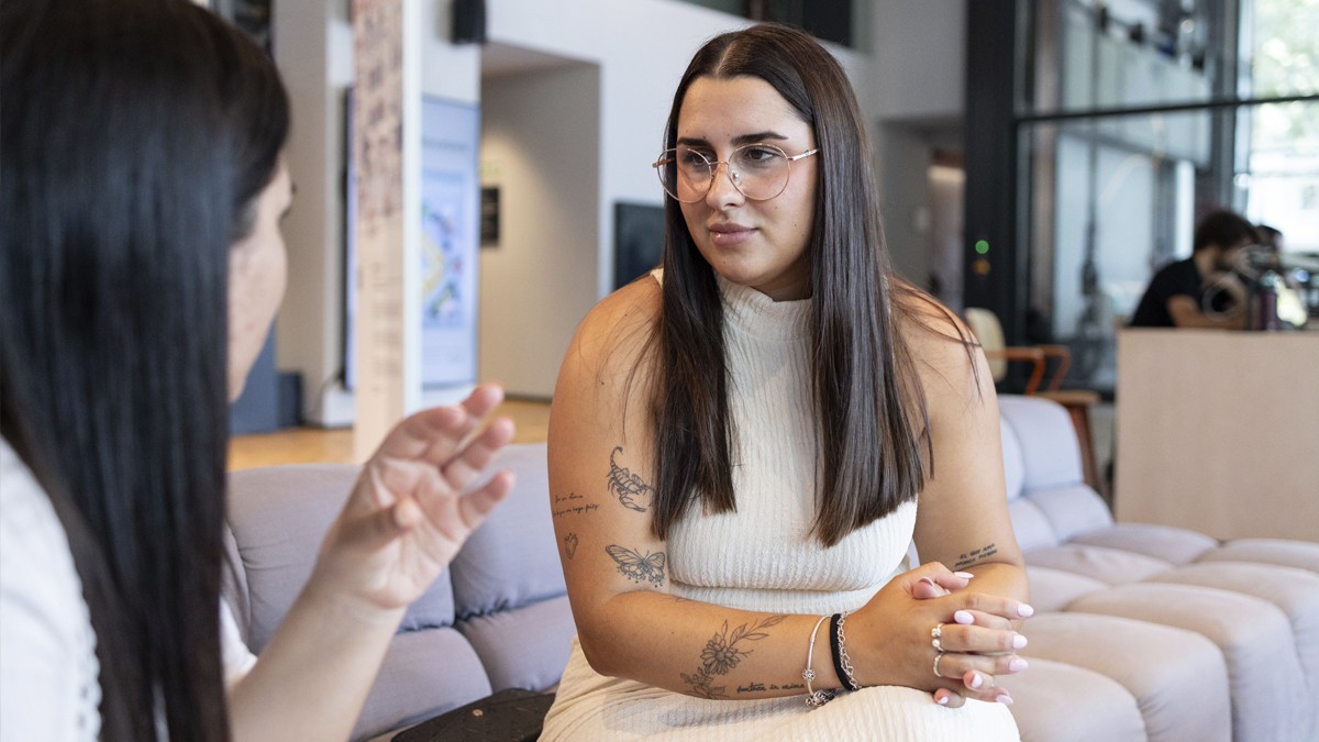 La Carla durant l'entrevista amb Nació - Hugo Fernández 