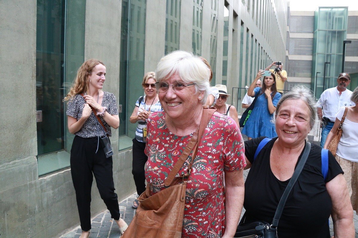 Clara Ponsatí surt en llibertat després de negar-se a declarar