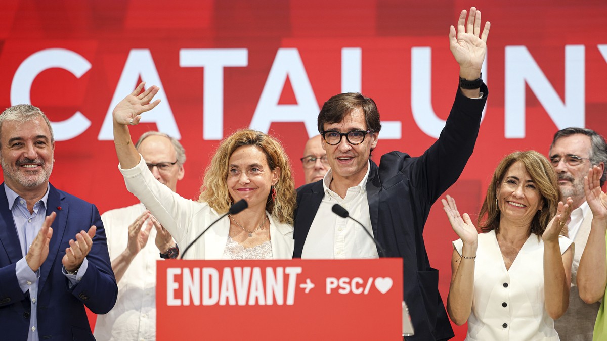 El PSC rendibilitza la davallada independentista i fa surar Sánchez