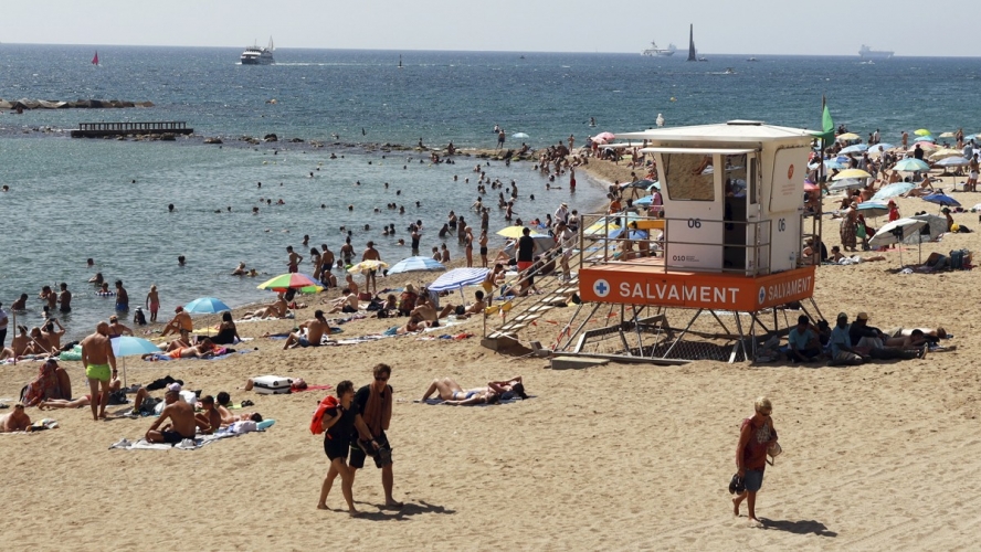 Mor un jove ofegat a la platja de la Barceloneta