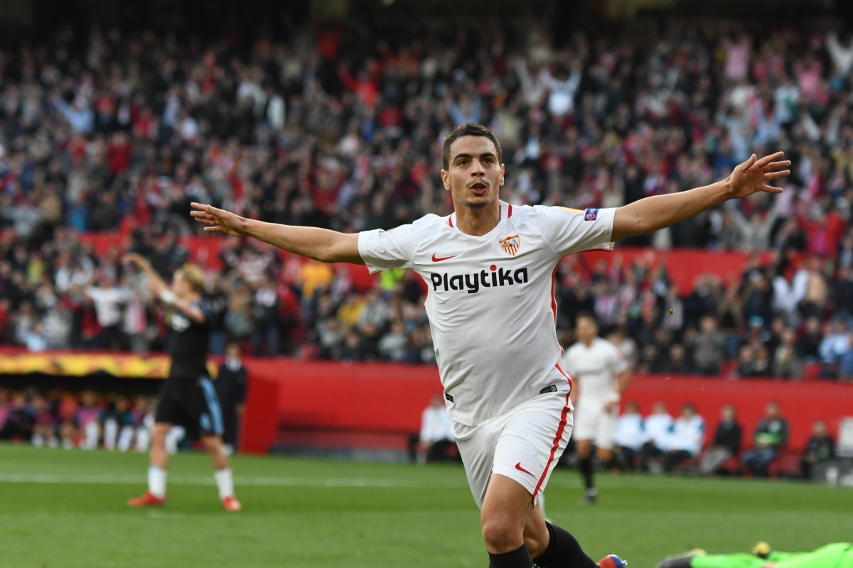 Un exjugador del Sevilla i el seu germà, investigats per violació