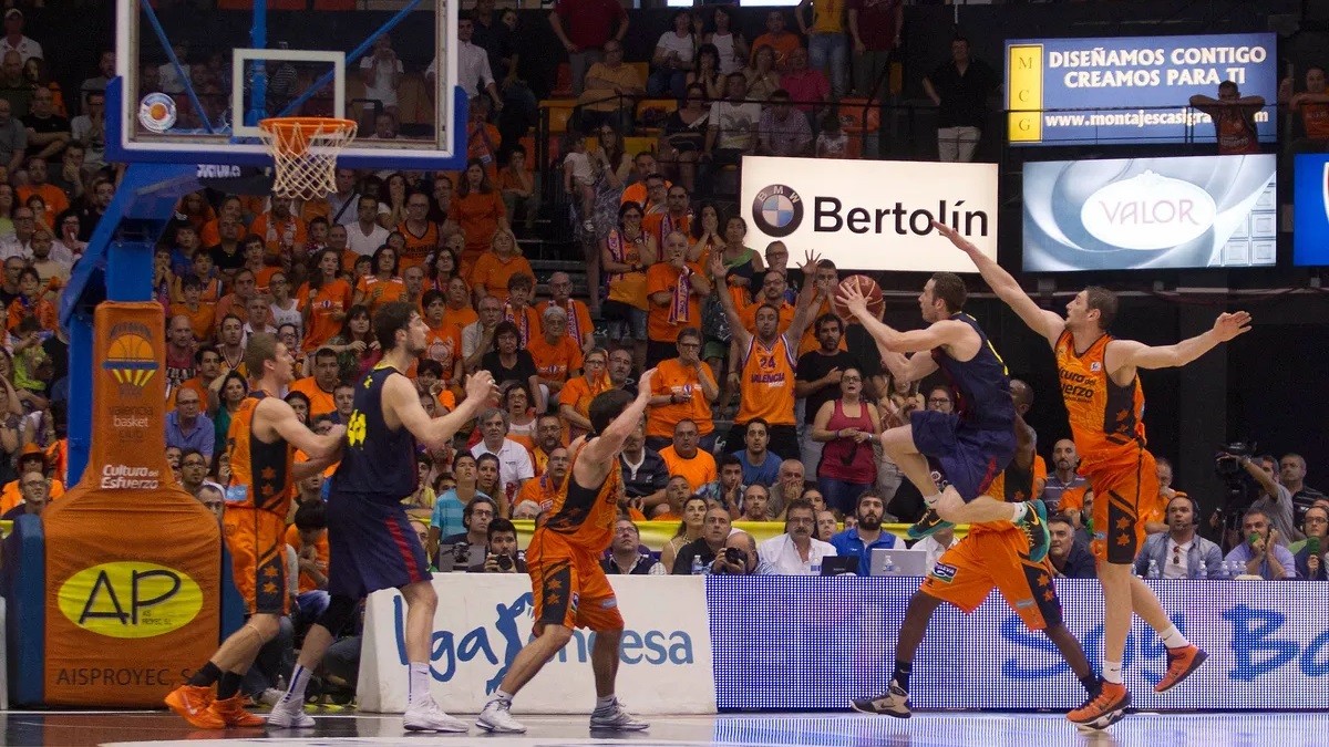 Roben a casa d'un exjugador del Barça de bàsquet: «Han deixat tot cap per avall»
