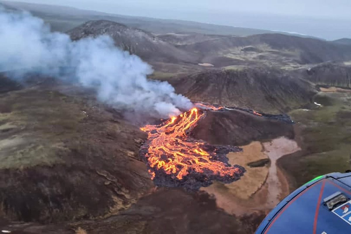 Un nou volcà entra en erupció a Islàndia