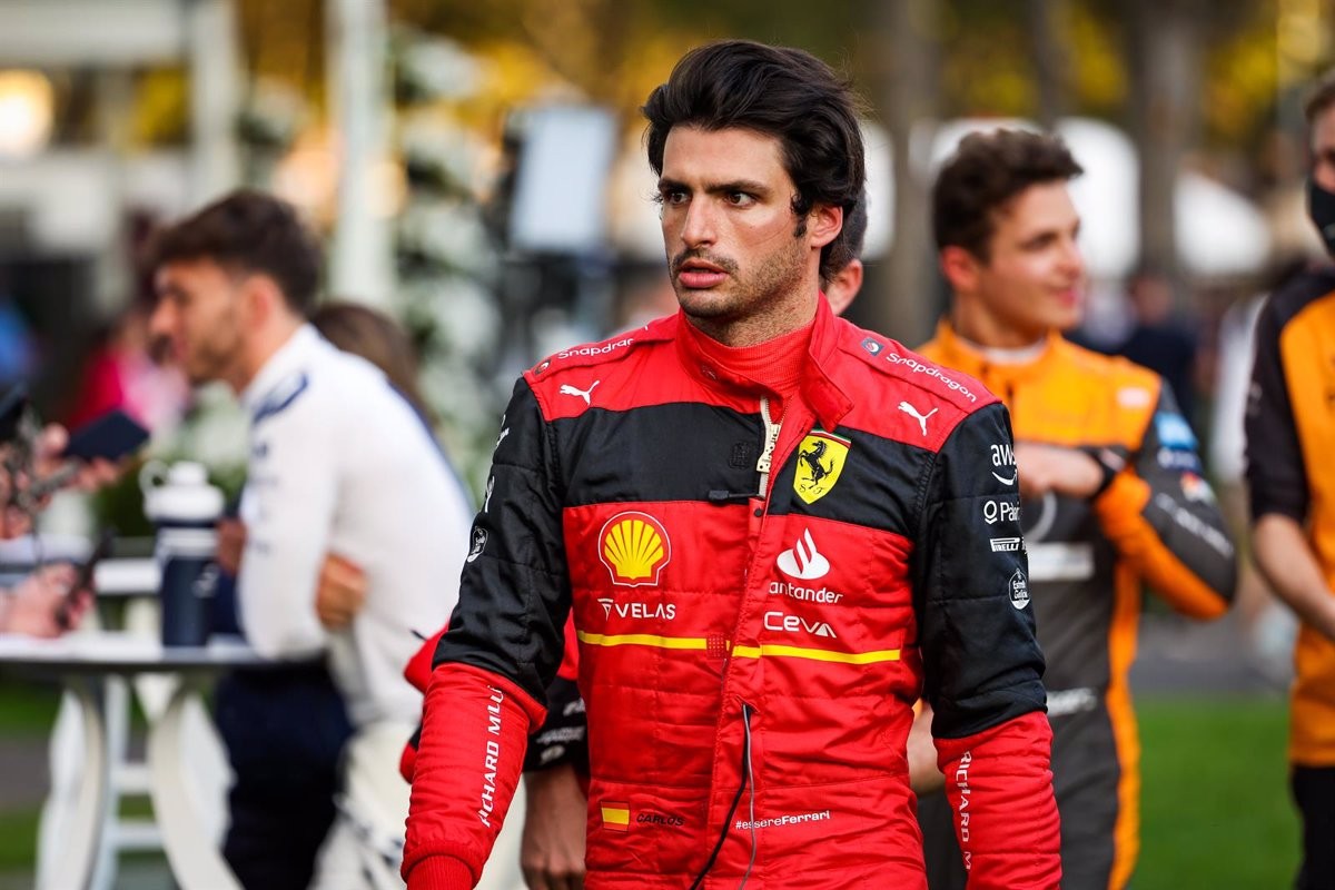 Carlos Sainz, operat d'urgència