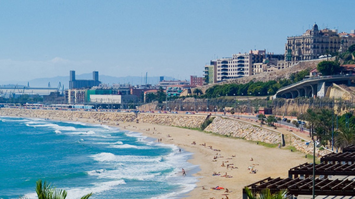 Mor ofegat un home a la platja del Miracle de Tarragona