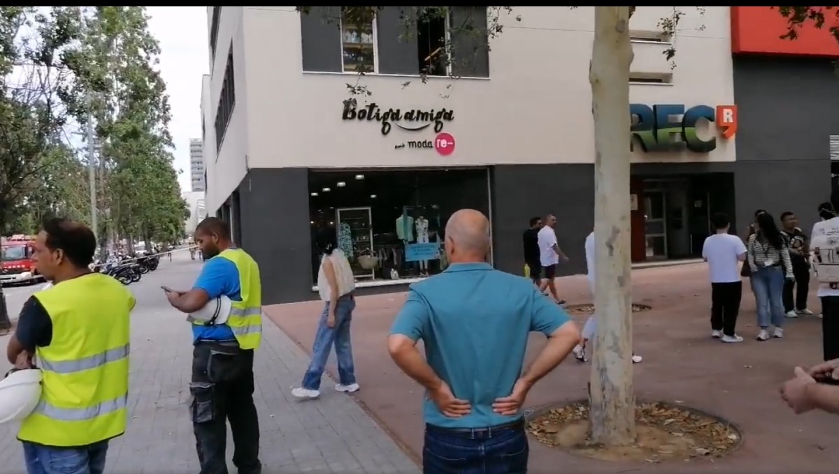 Evacuen un edifici a la Mina per una fuita de gas