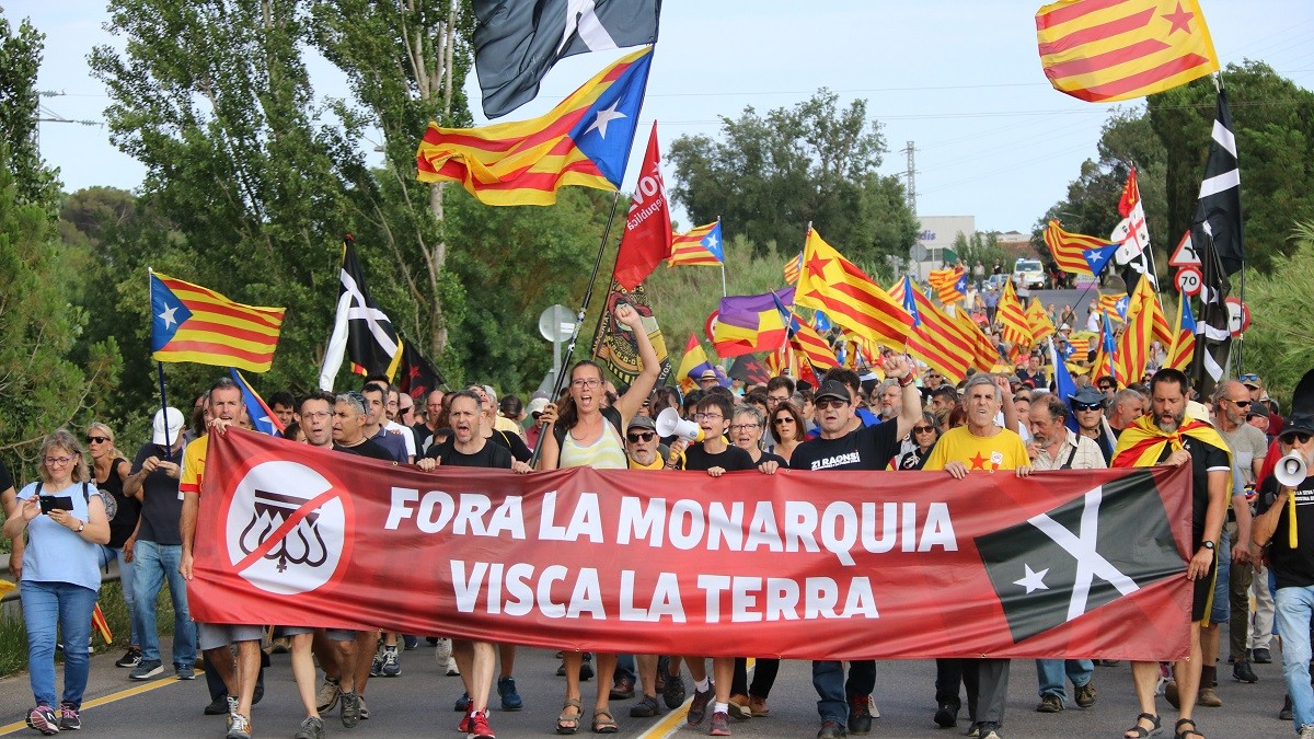 Mig miler de persones es manifesten contra la monarquia als Premis Princesa de Girona