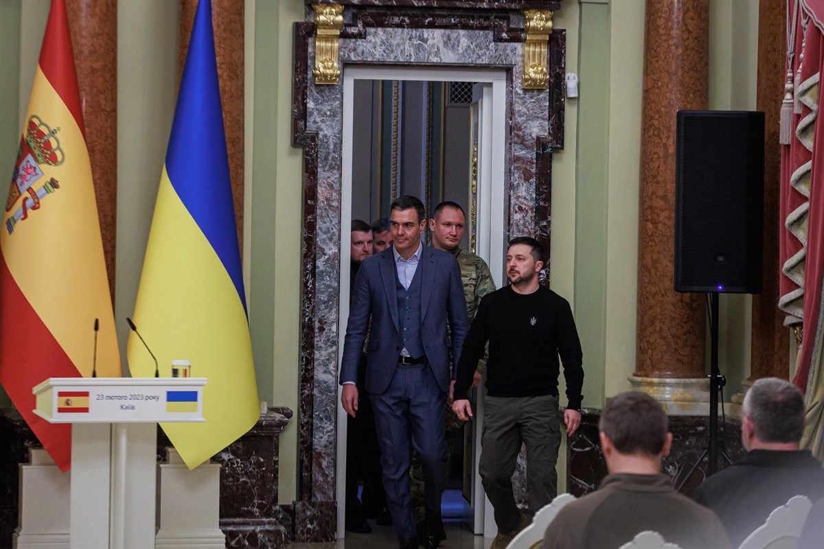 Sánchez arrenca la presidència espanyola a la UE amb una trobada amb Zelenski a Kíiv