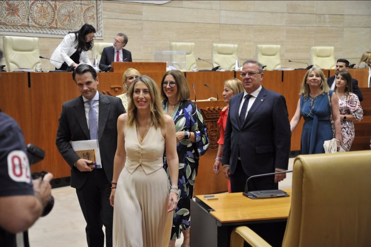 El PP no es posa d'acord amb Vox a Extremadura: «No pot entrar al govern qui nega la violència masclista»