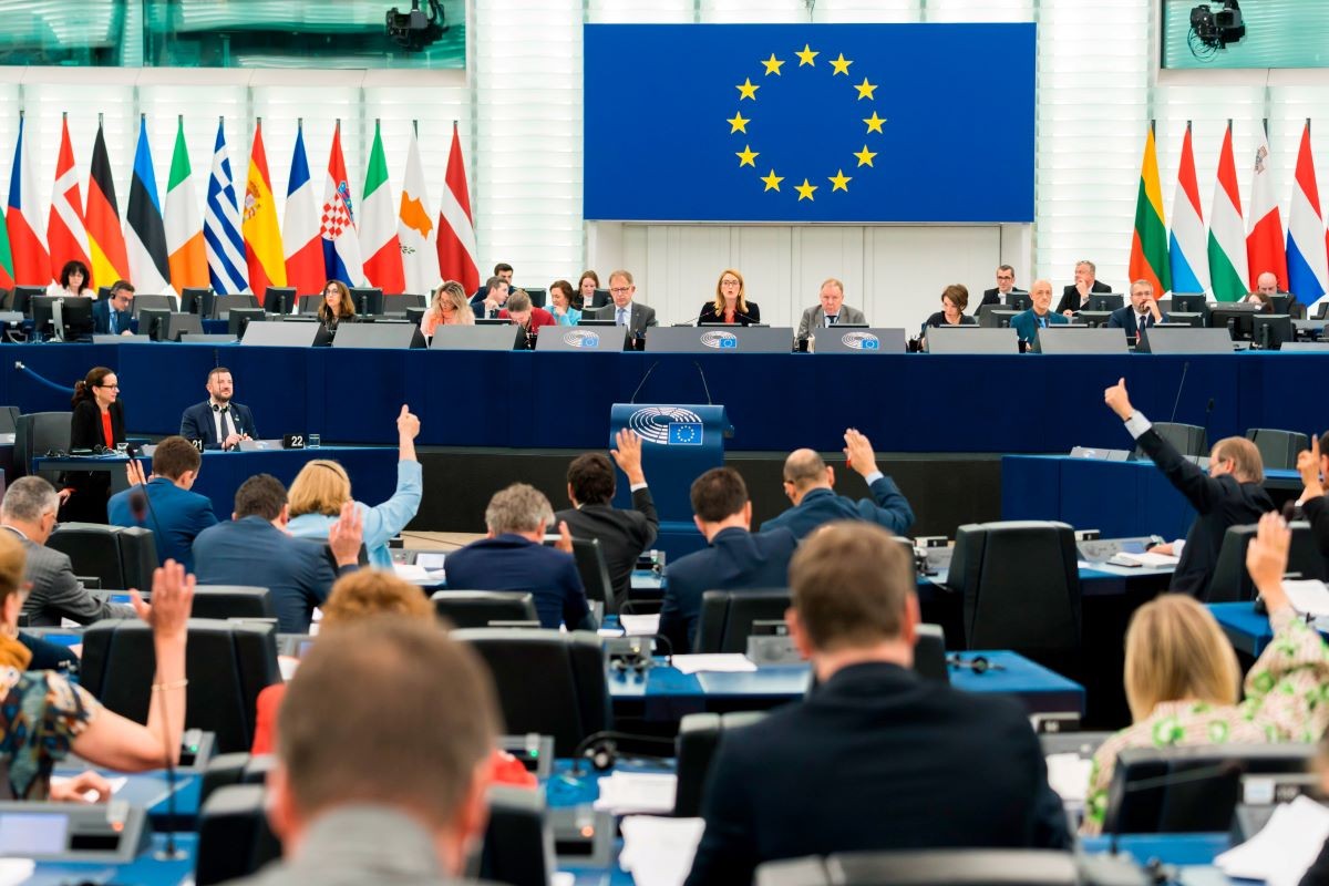 Plataforma per la Llengua reclama l'oficialitat del català a la Unió Europea