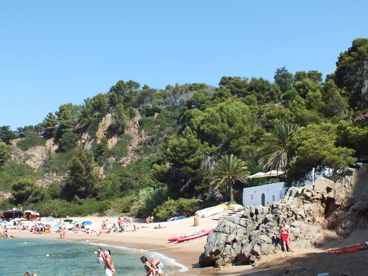 Dos turistes ferits en caure 20 metres al camí de ronda a Lloret de Mar
