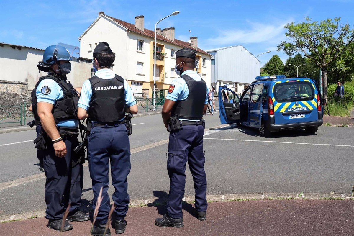 Un home apunyala vuit nens i un adult en un cruent atac a l'est de França