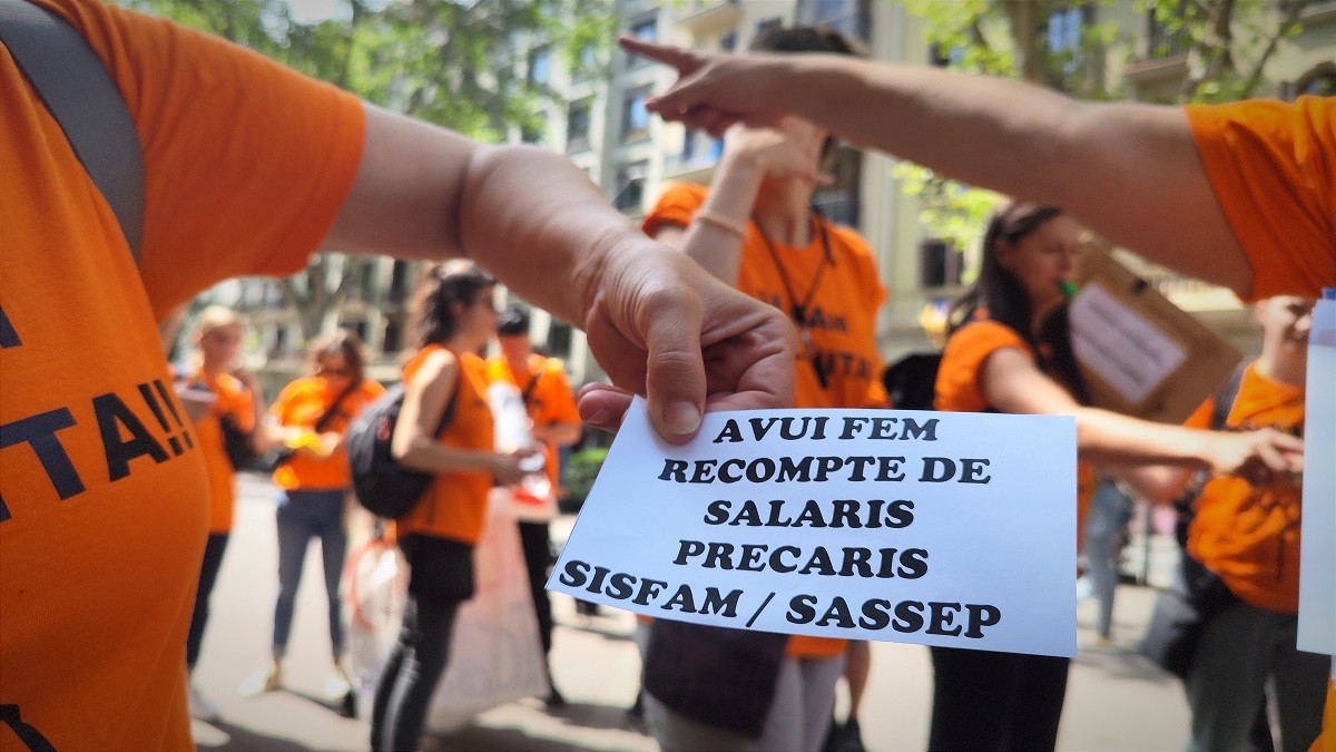L'anul·lació del recompte anual de persones sense llar despulla un conflicte laboral a Barcelona