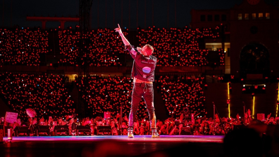 Una «Kiss Cam» descobreix la infidelitat d'un reconegut empresari en un concert de Coldplay