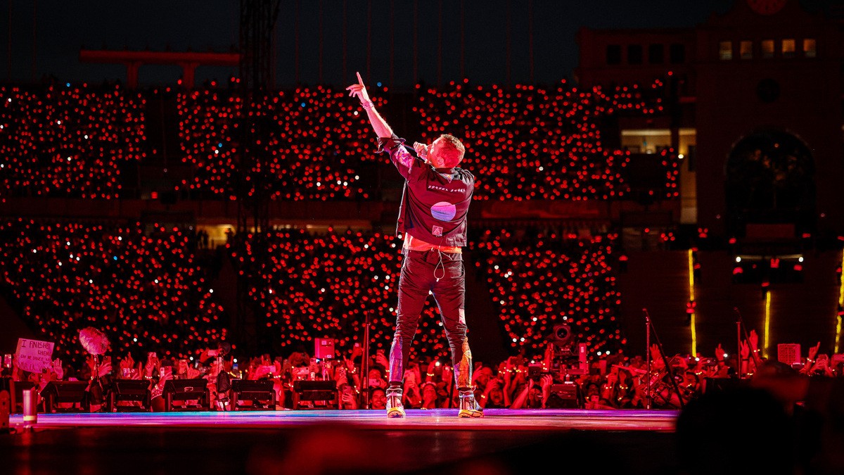 Una «Kiss Cam» descobreix la infidelitat d'un reconegut empresari en un concert de Coldplay