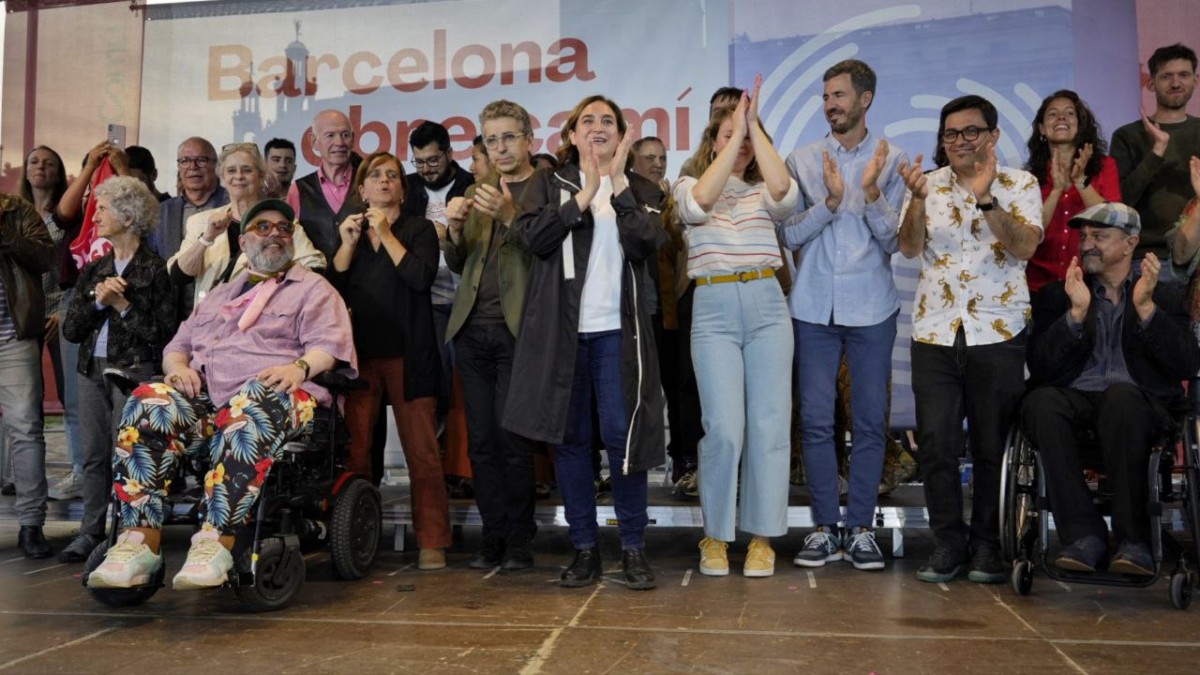 Colau reivindica que manté la seva essència: «Seguim sense poders fàctics»