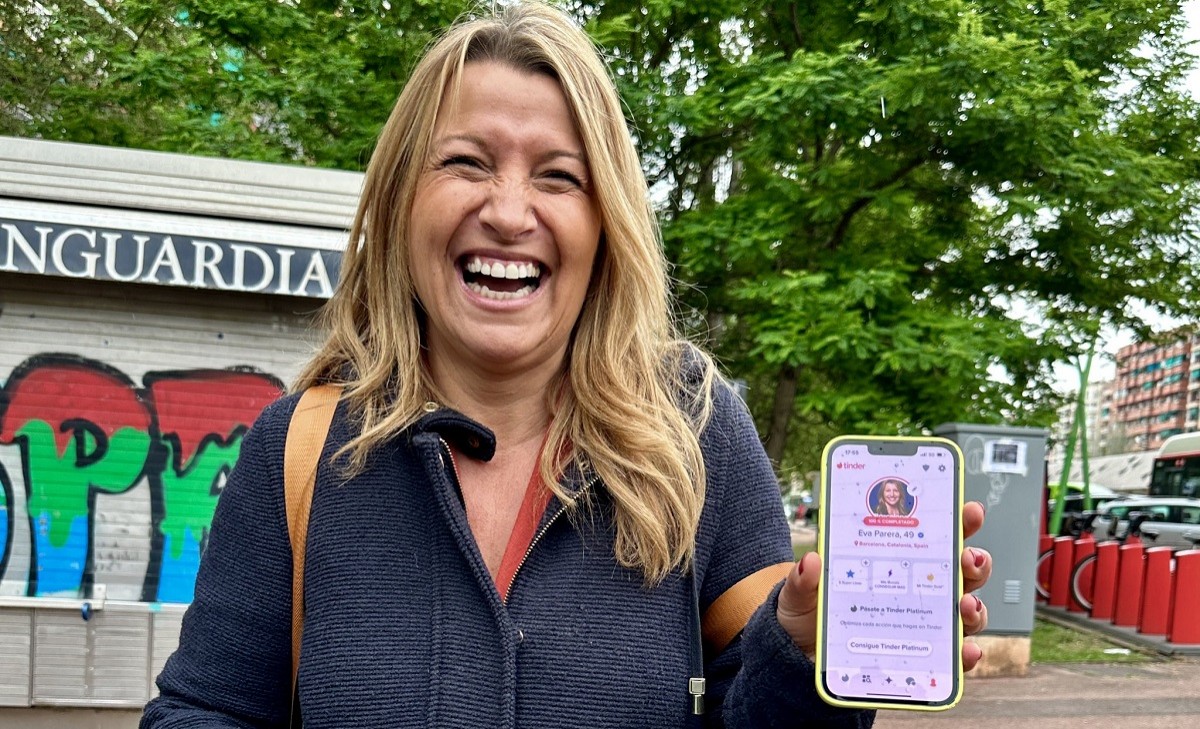 Eva Parera es fa Tinder: «Absteniu-vos colauers, cupaires, ocupes i comunistes»