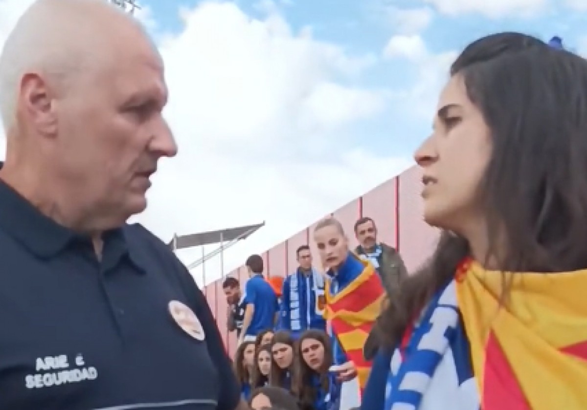 Intenten prohibir l'estelada a una aficionada de l'Europa femení