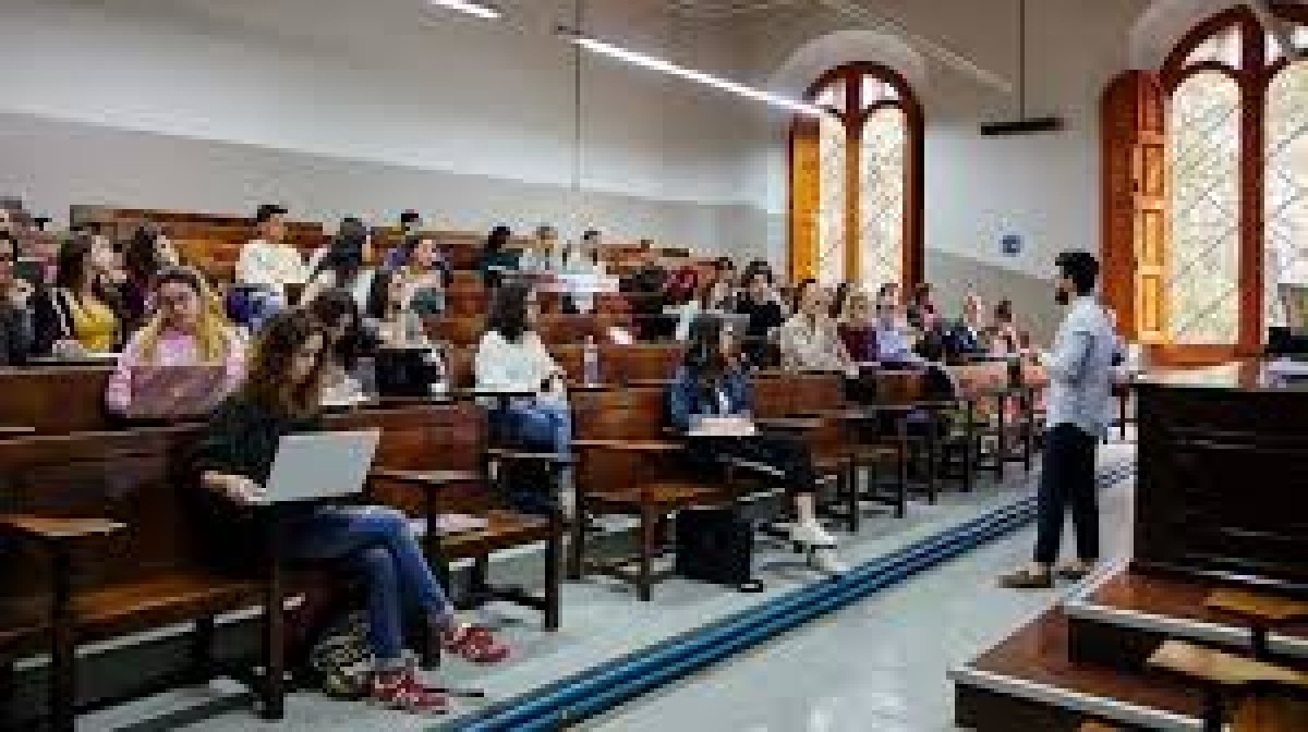 La UB s’adhereix a la totalitat de la Carta Universitària de la Llengua
