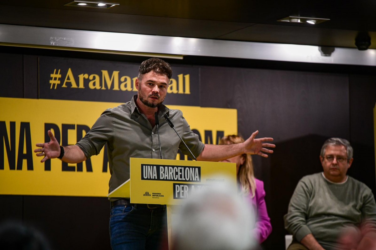 ERC juga la fitxa Rufián a Nou Barris:  «Colau és el mal menor del règim del 78» 
