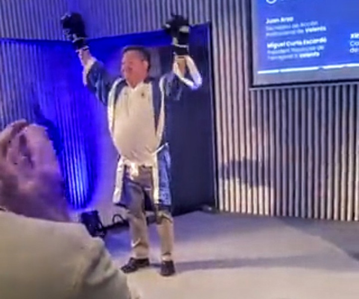 El candidat de Valents a Tortosa es presenta com si fos Rocky Balboa