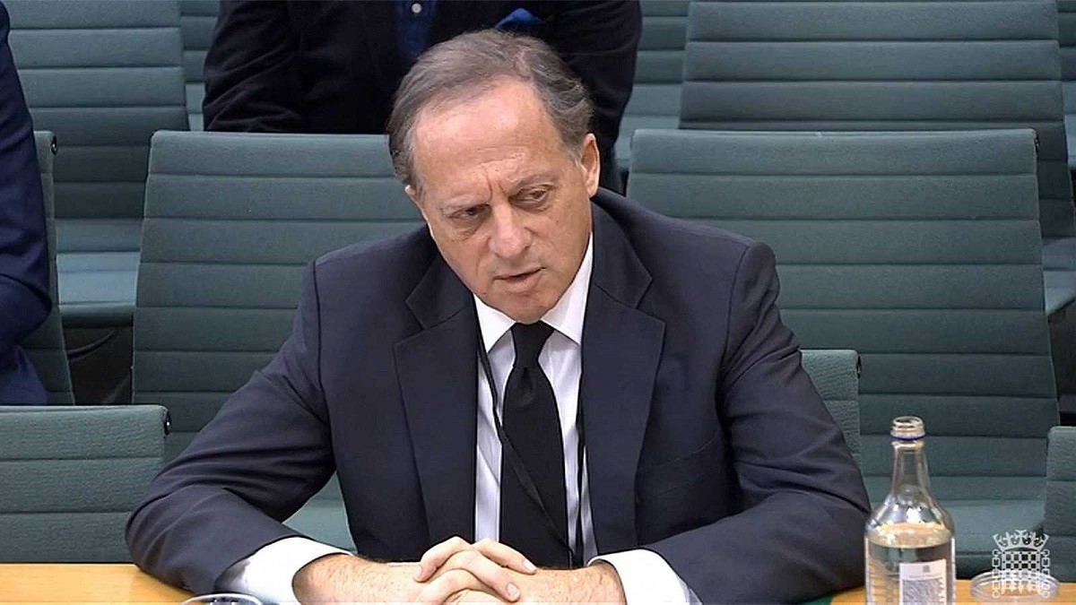 Dimiteix el president de la BBC per ajudar Boris Johnson a obtenir un préstec