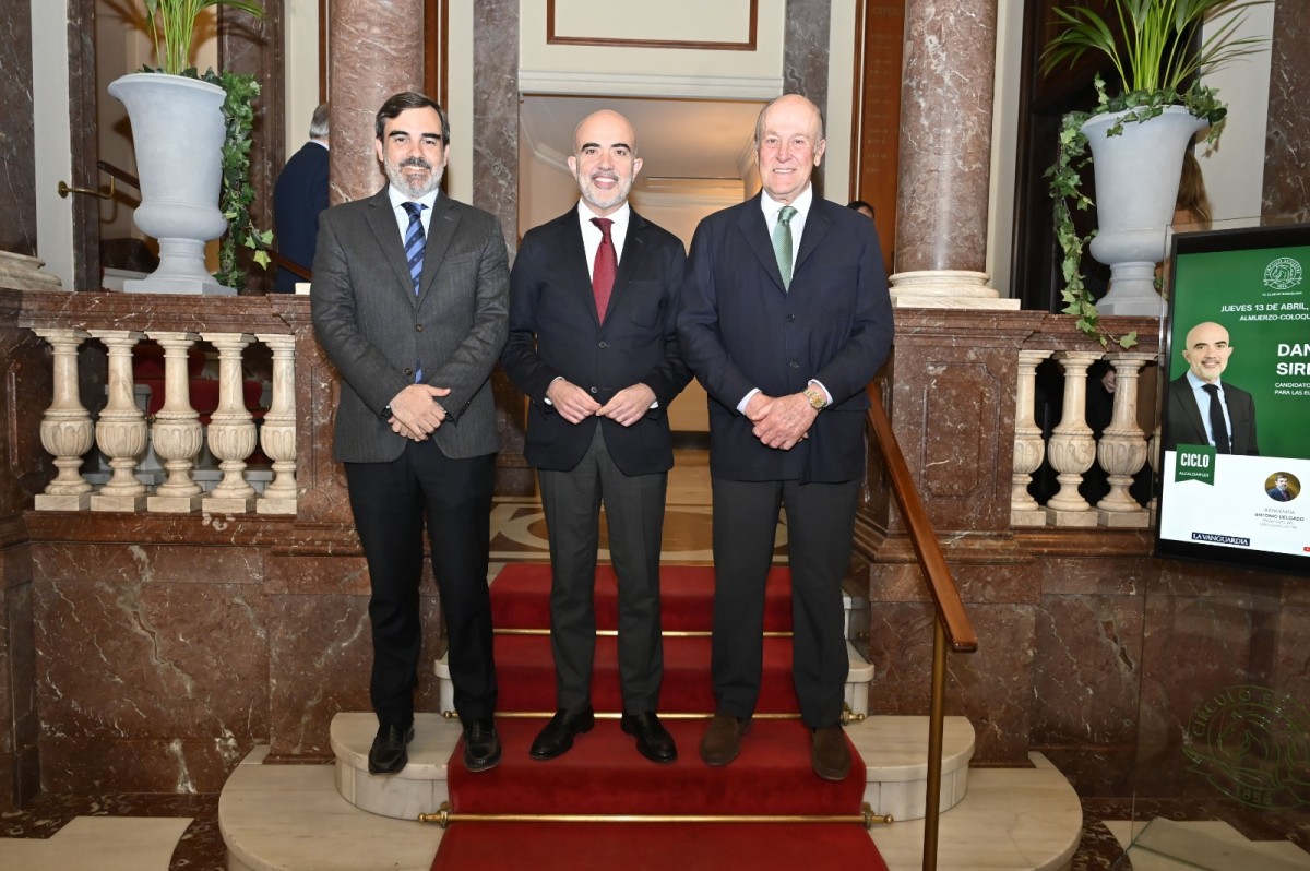 Sirera critica a l'Ecuestre els «bufons de TV3» i elogia Pasqual Maragall