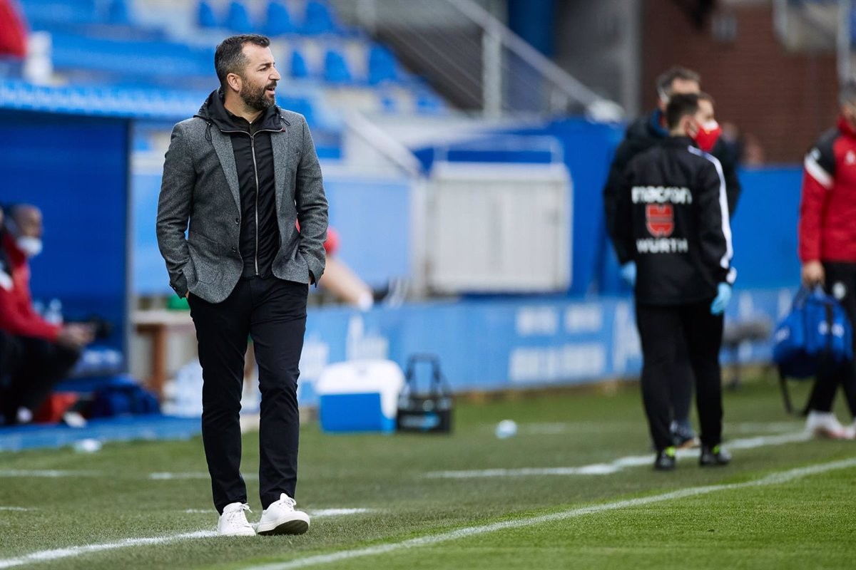 L'Espanyol destitueix Diego Martínez i aposta per l'exjugador Luis García