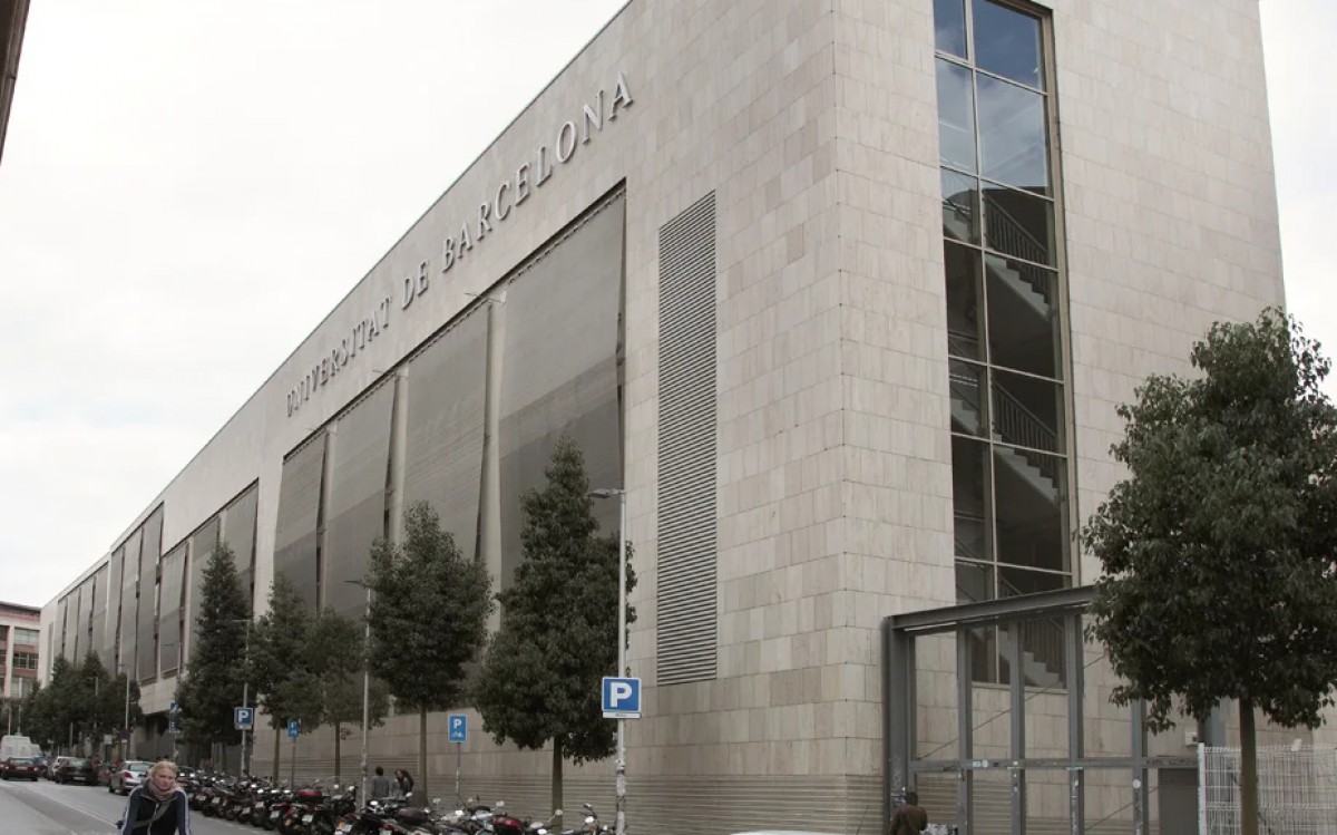 La UB demana apartar una prestigiosa investigadora que hauria obligat una alumna a cuidar del seu fill