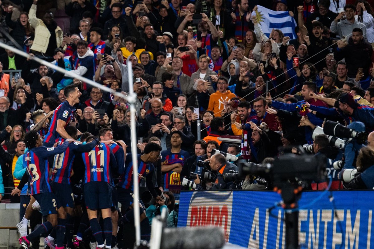 Els jugadors del Barça celebren el gol de Franck Kessié. - FC Barcelona