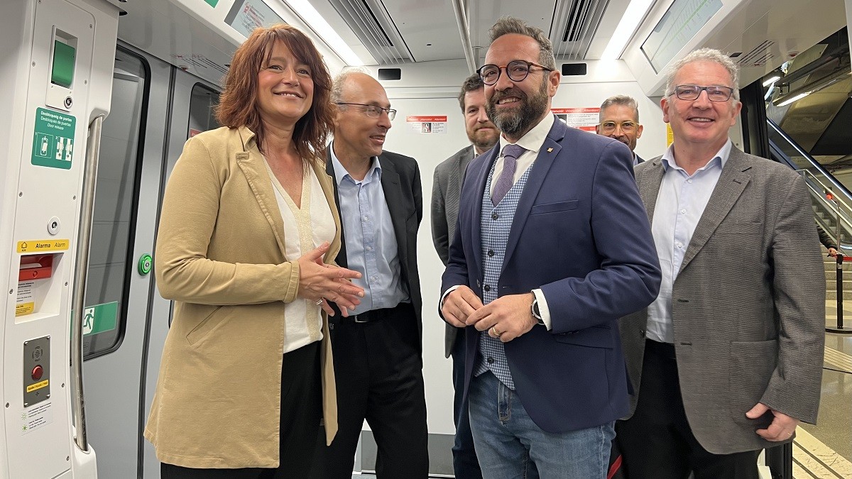 El metro de Barcelona es renova: així són els nous vagons de dues línies