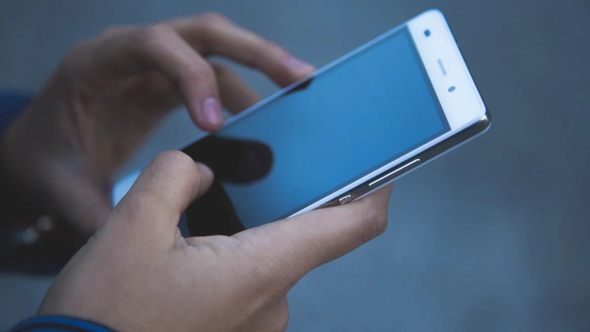 Detenen a Almeria una influencer per abusar sexualment d'una amiga adormida i penjar el vídeo a Internet