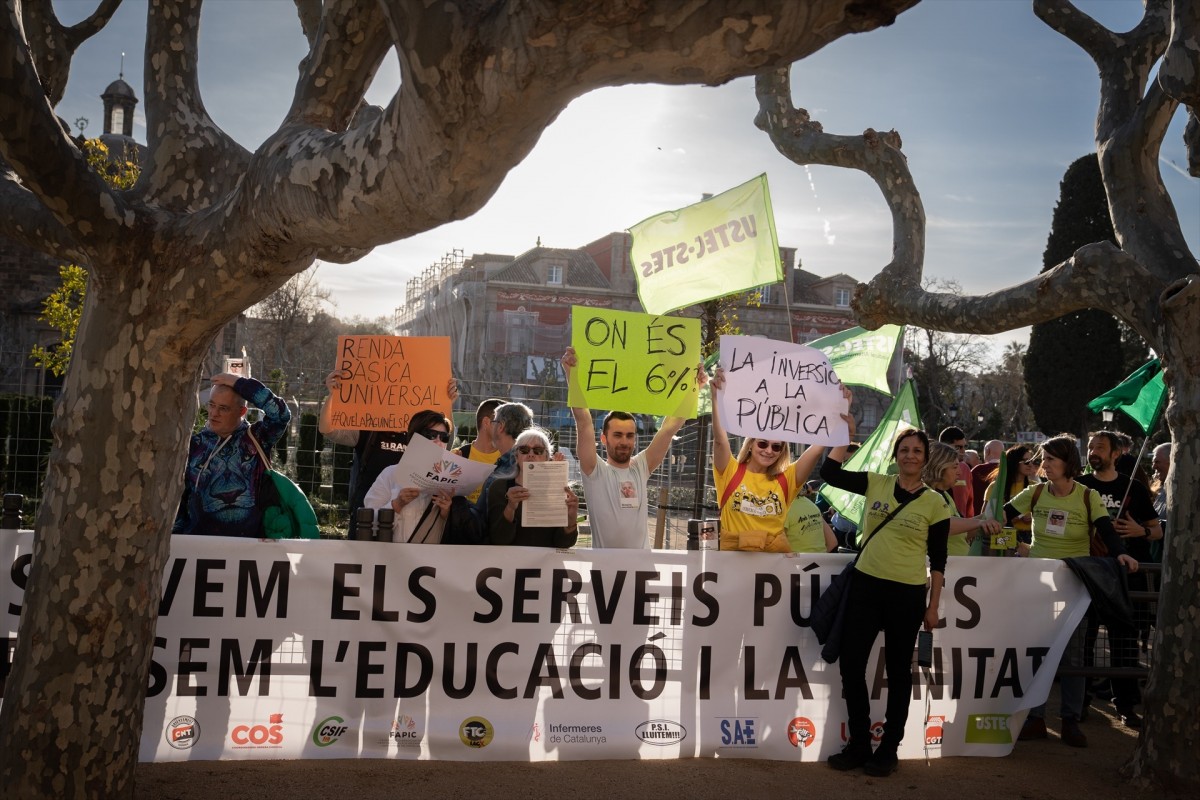 Vilagrà lamenta la «sociovergència» per tombar la renda bàsica, però continuarà amb el pla pilot