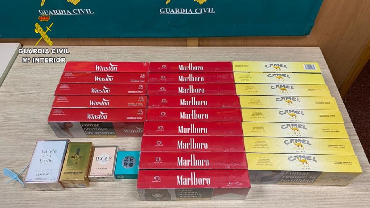 Detingut un treballador a l'aeroport del Prat per robar tabac i perfums