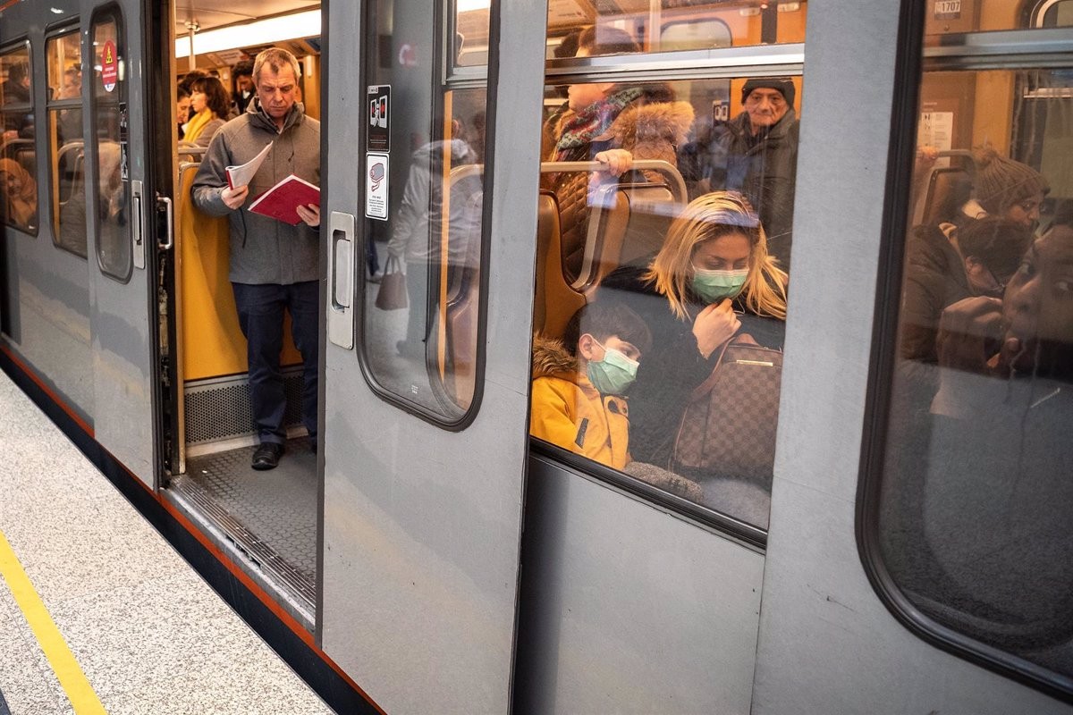 Avís d'atemptat a Brussel·les: dos correus en rus amenacen d'una bomba al metro