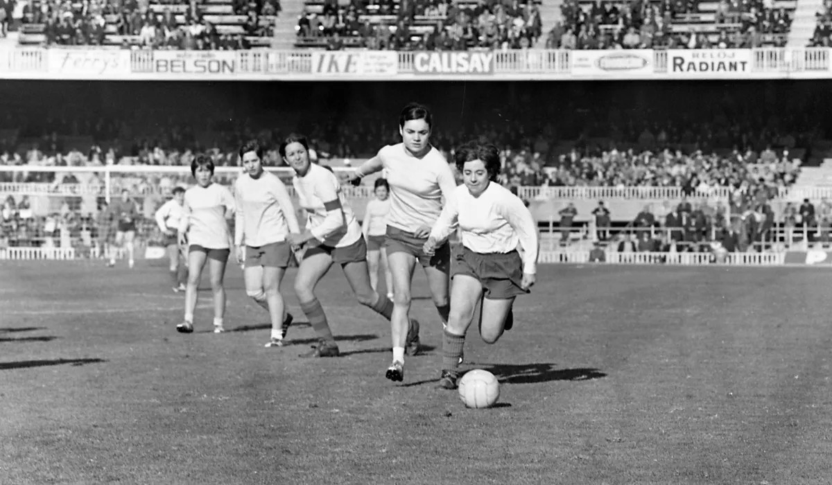 Les Spanish Girl's, pioneres del futbol femení a qui la guerra va estroncar el somni