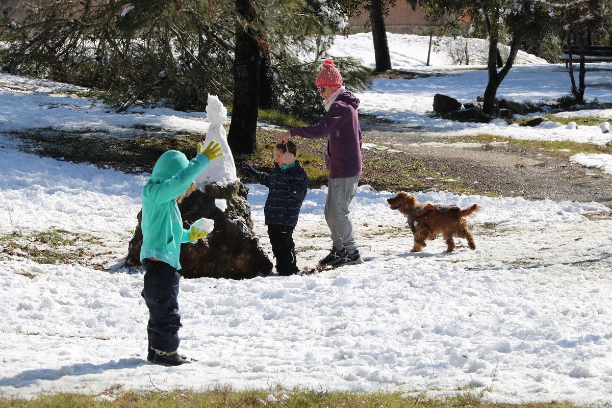 La neu s'estén aquest dimarts: 10 comarques en alerta