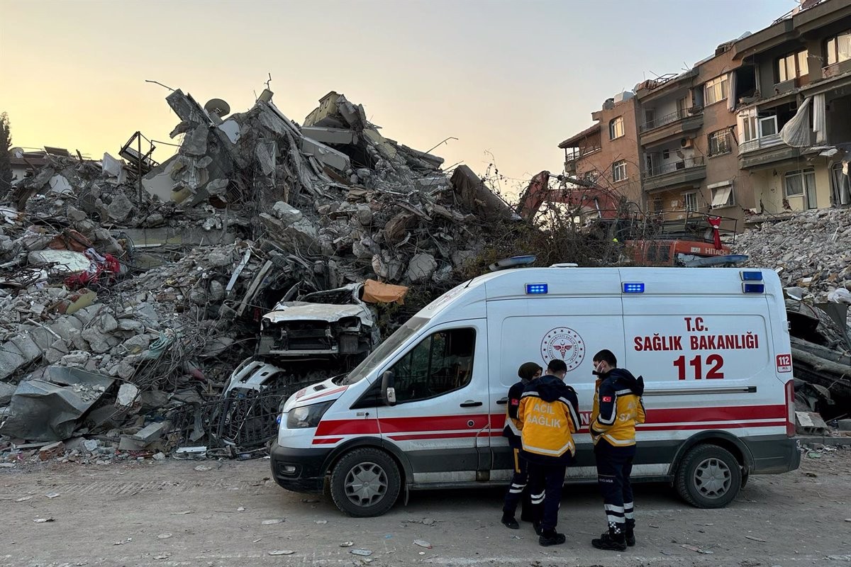 Un nou terratrèmol sacseja Turquia: un mort i setanta ferits