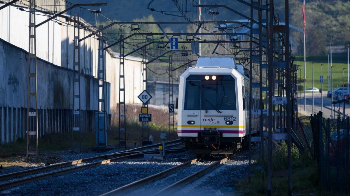 Dimiteix el president de Renfe pel cas dels trens que no caben als túnels