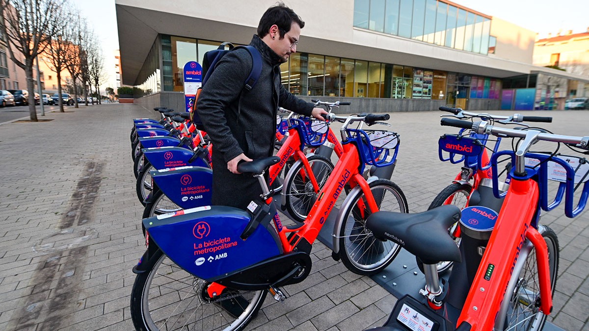 El bicing metropolità ja pedala: tot el que cal saber de l'AMBici