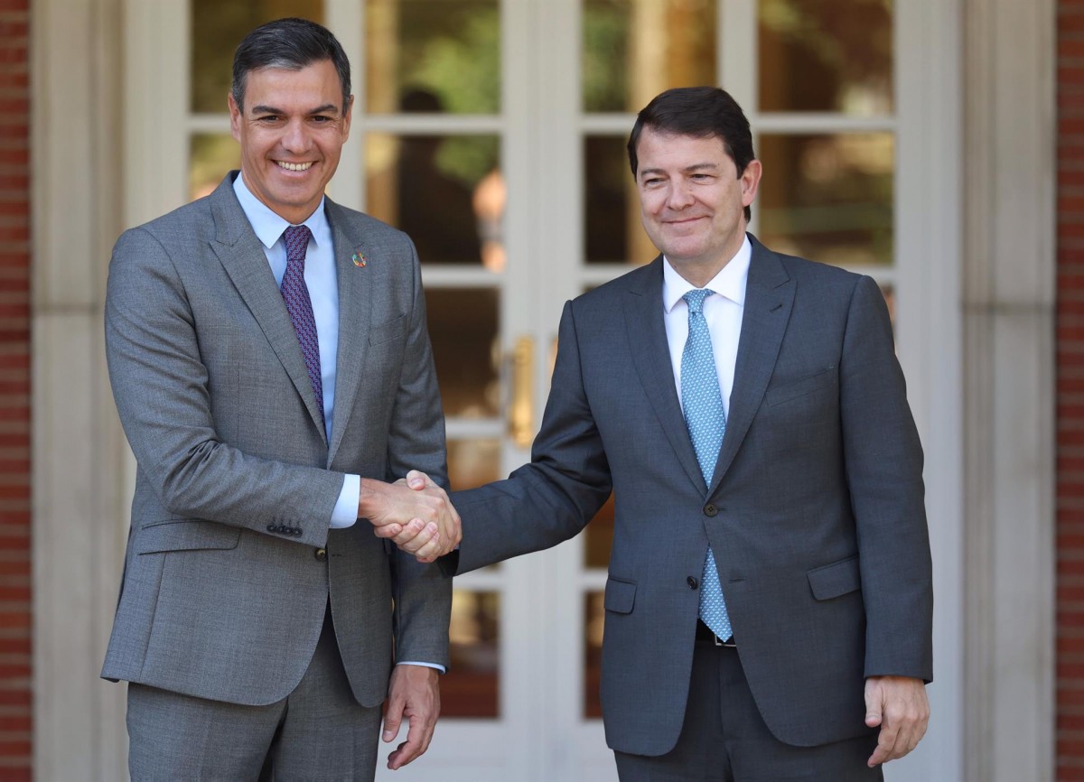 Sánchez adverteix el president de Castella i Lleó que actuarà si tira endavant el pla antiavortament