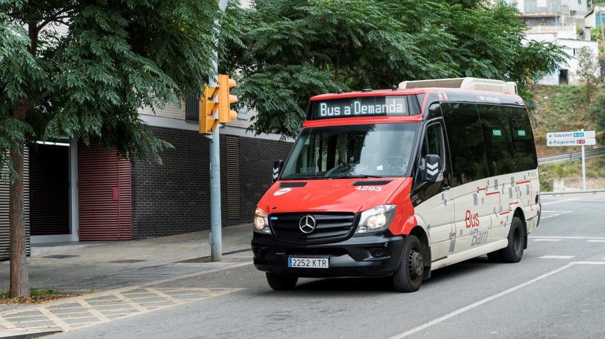 Un dels nous autobusos a demanda barcelonins - Ajuntament de Barcelona
