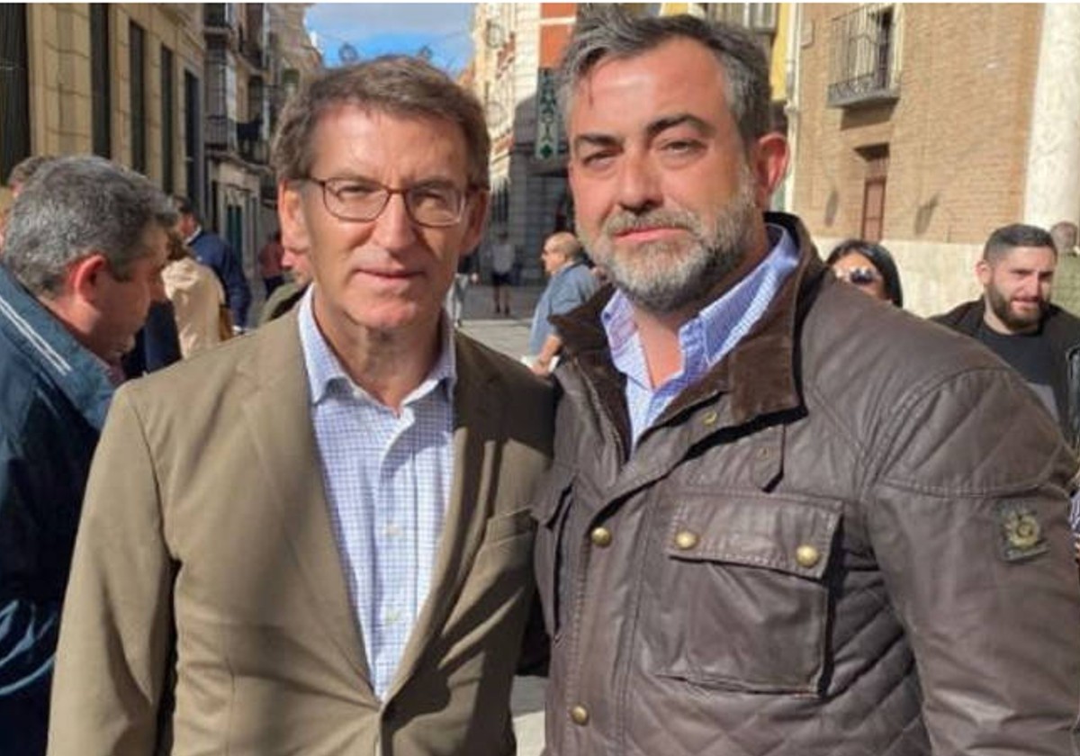 VÃDEO | Un portaveu del PP canta el «Cara al sol» en un restaurant