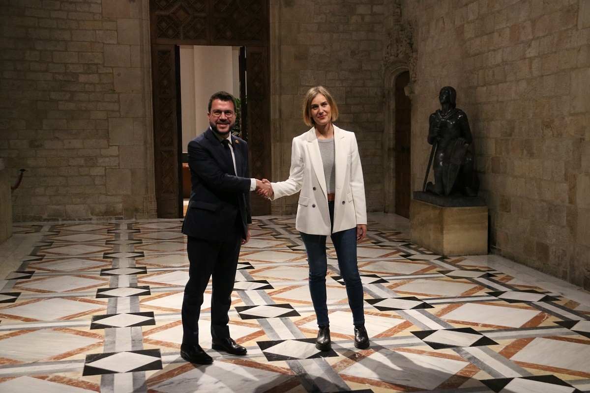 Pla de xoc social de 555 milions i impost a l'alça als pisos buits: l’acord Govern-comuns pels pressupostos