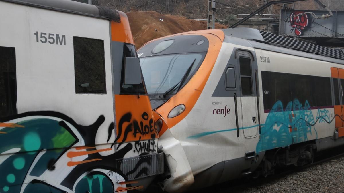 Portades | L'accident a Rodalies, foto de portada a la premsa catalana i inexistent a l'espanyola